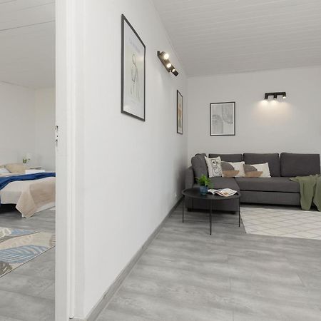 Metro Plac Wilsona Apartments Mickiewicza By Noclegi Renters Варшава Экстерьер фото