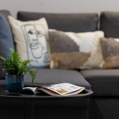 Metro Plac Wilsona Apartments Mickiewicza By Noclegi Renters Варшава Экстерьер фото