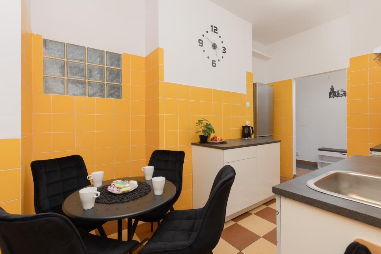 Metro Plac Wilsona Apartments Mickiewicza By Noclegi Renters Варшава Экстерьер фото