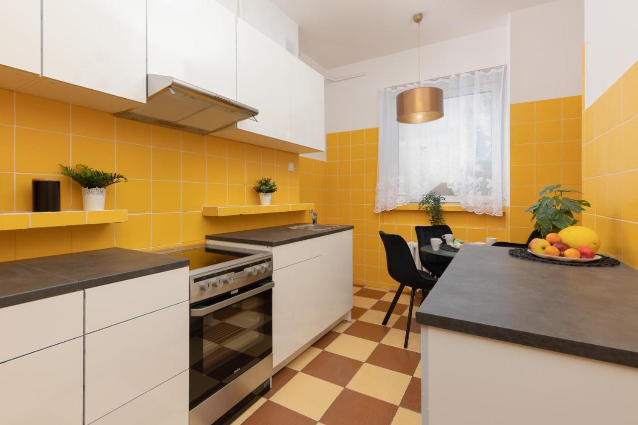 Metro Plac Wilsona Apartments Mickiewicza By Noclegi Renters Варшава Экстерьер фото