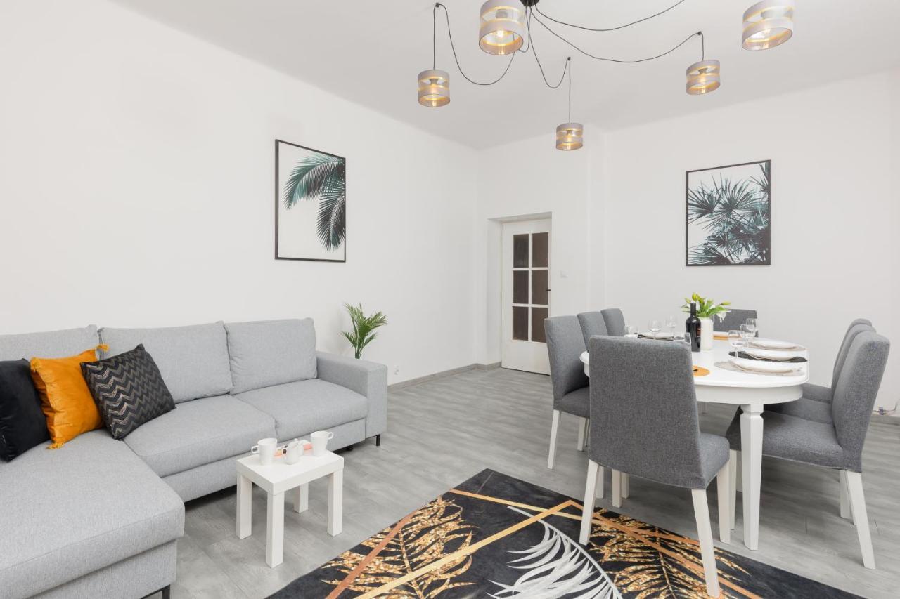 Metro Plac Wilsona Apartments Mickiewicza By Noclegi Renters Варшава Экстерьер фото