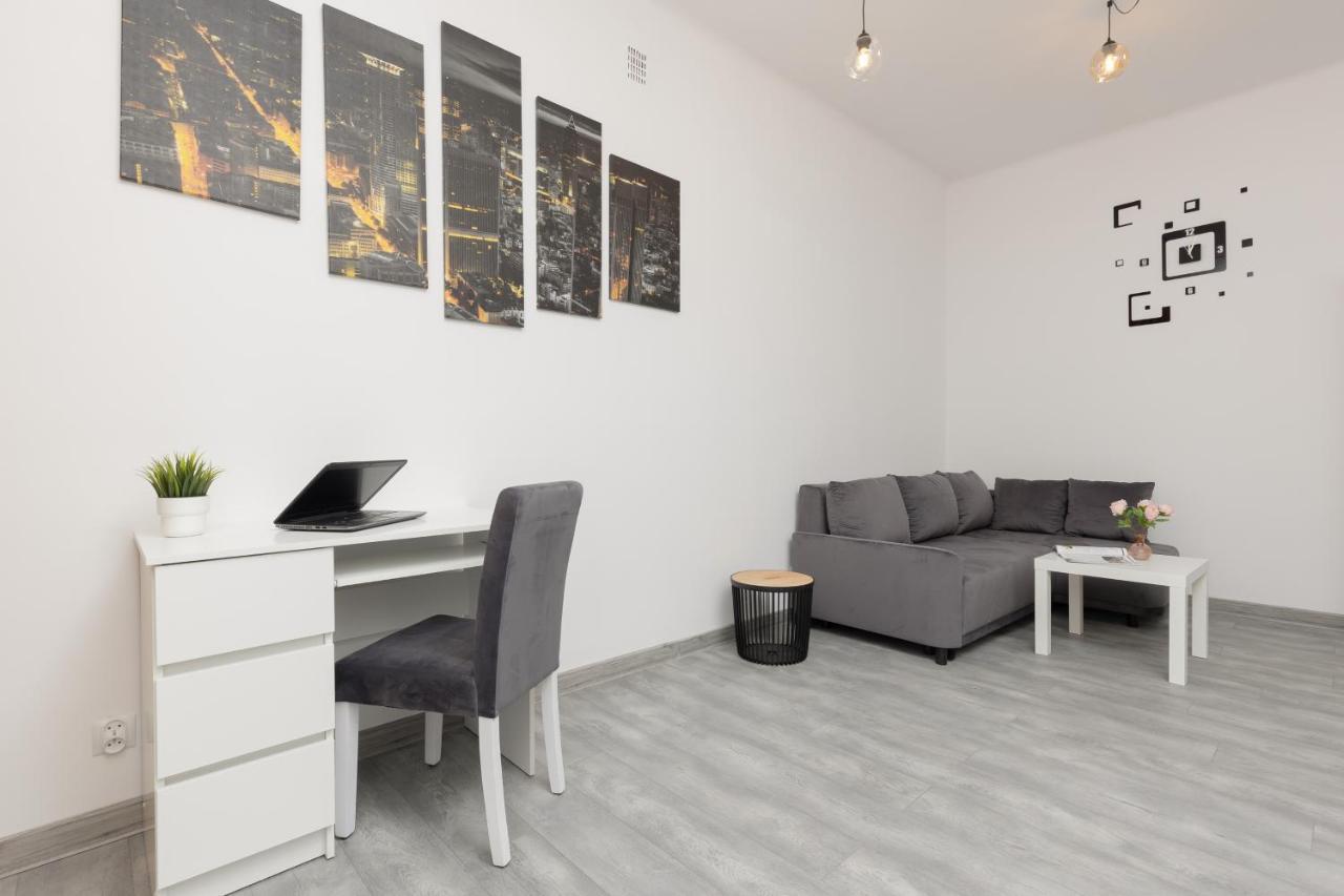 Metro Plac Wilsona Apartments Mickiewicza By Noclegi Renters Варшава Экстерьер фото